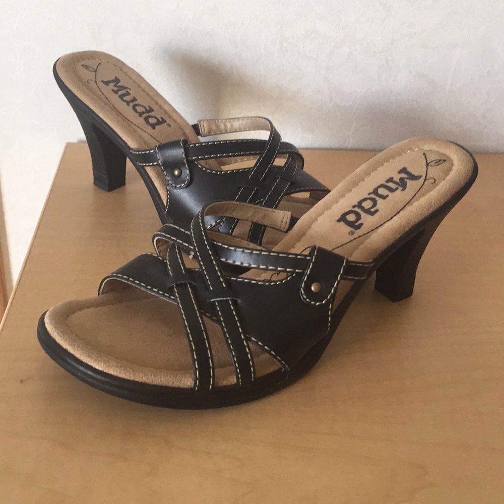 Mudd Leather sandals!